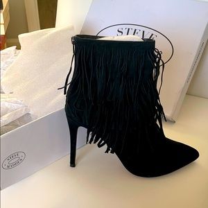 Steve Madden fringe booties!
